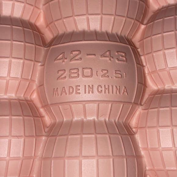 Bubble slides with fur Perfect Non-Slip and Waterproof and walk comfort. NWT - Picture 4 of 4